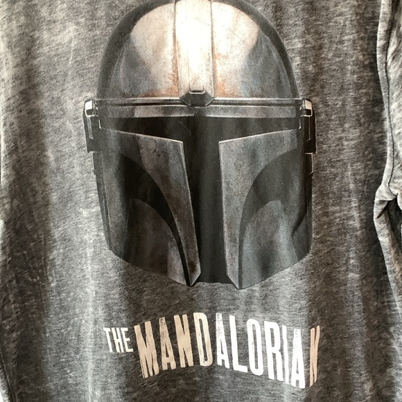 Disney Parks The Mandalorian Helmet Burnout Gray T-Shirt Size Medium - Picture 2 of 6